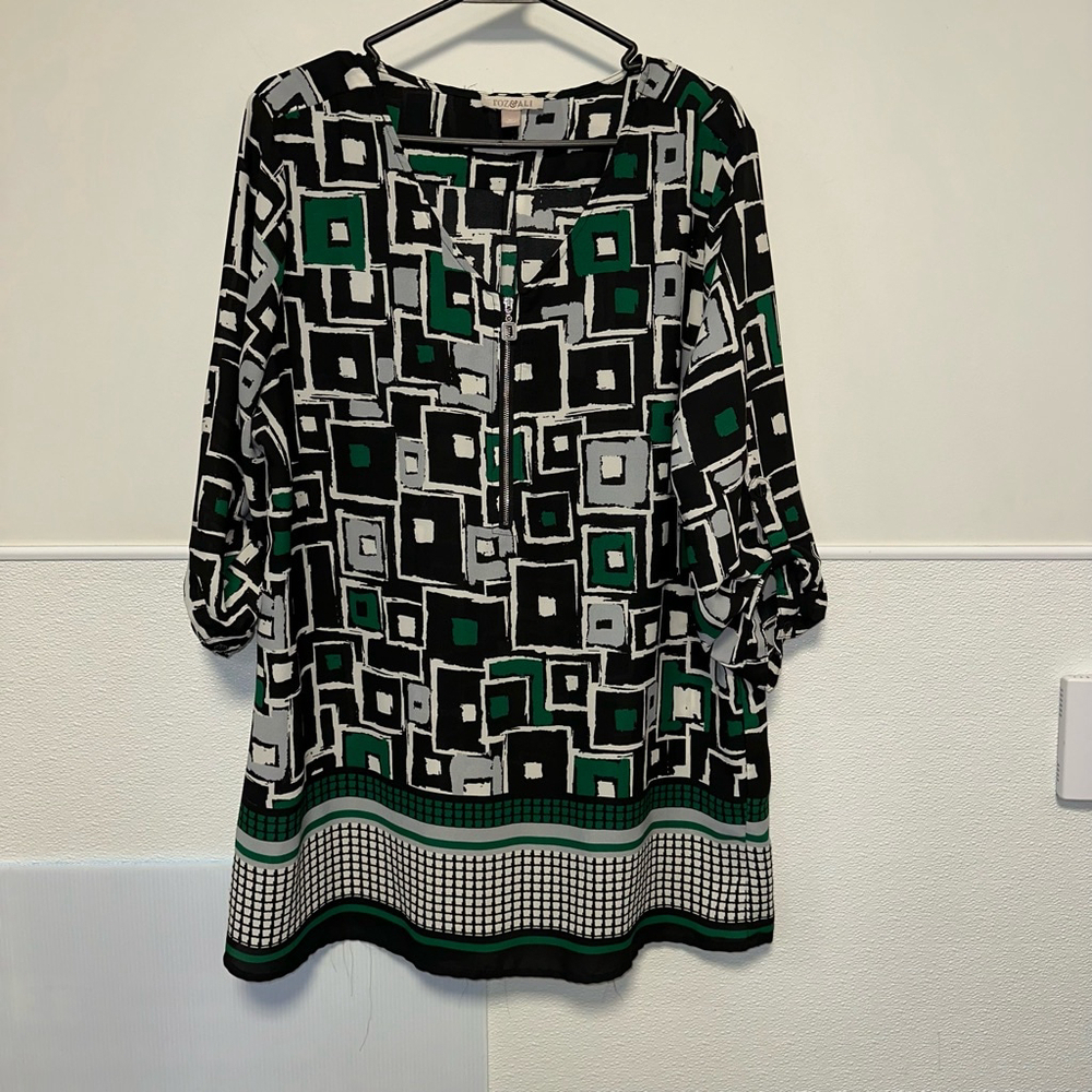Roz & Ali Women’s Blouse XL Black Green Zip Up Front